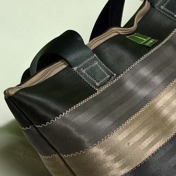 Tasche mittel ohne Boden, Autogurt Upcycling