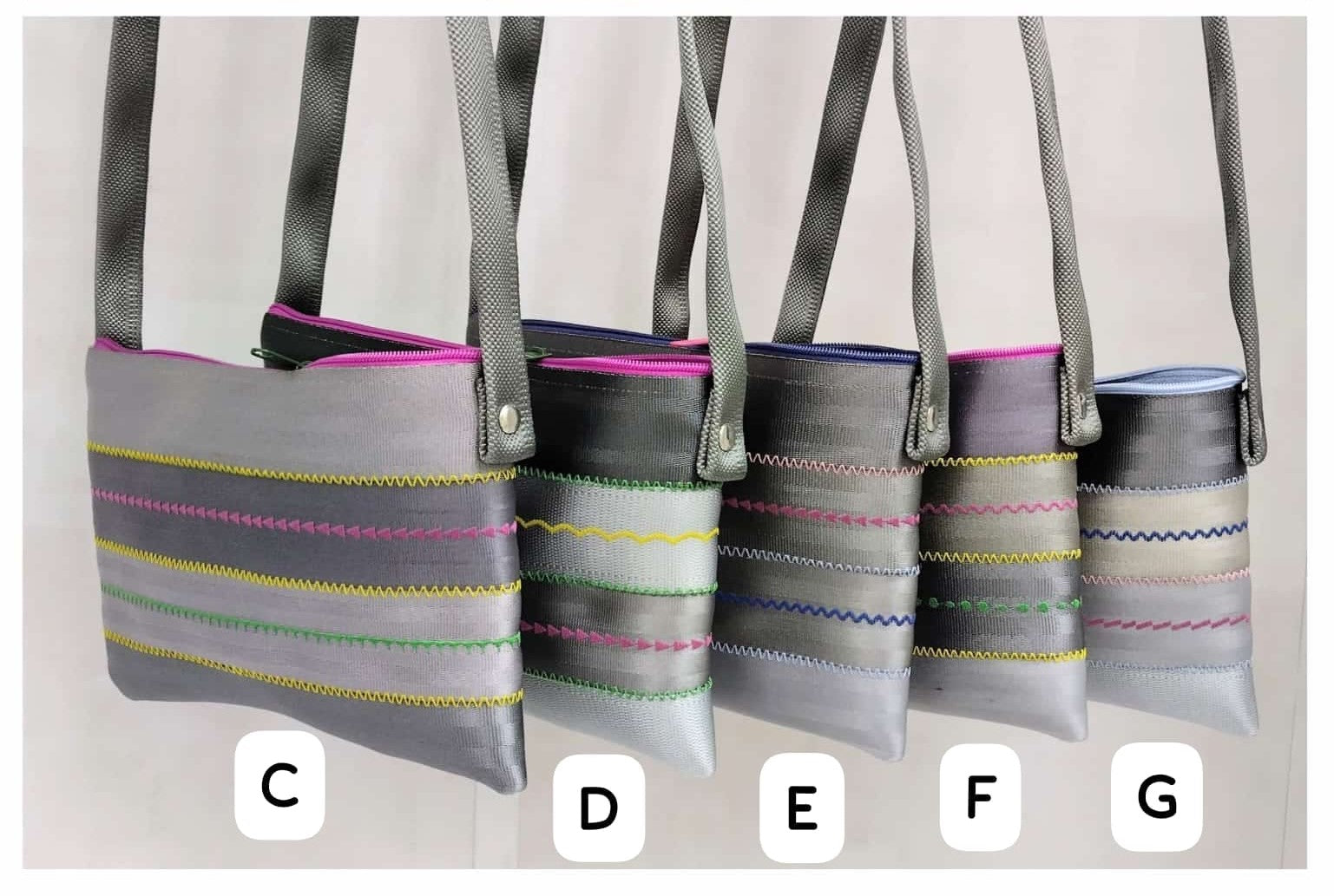 Schultertasche mit Applikation oder Ziernähten, Autogurt Upcycling